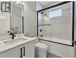 1324 W 15th Street, North Vancouver, BC V7P1N2 Photo 13