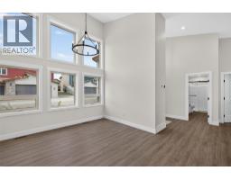 Primary Bedroom - 1208 Swansea Crescent, Windermere, BC V0B2L0 Photo 8