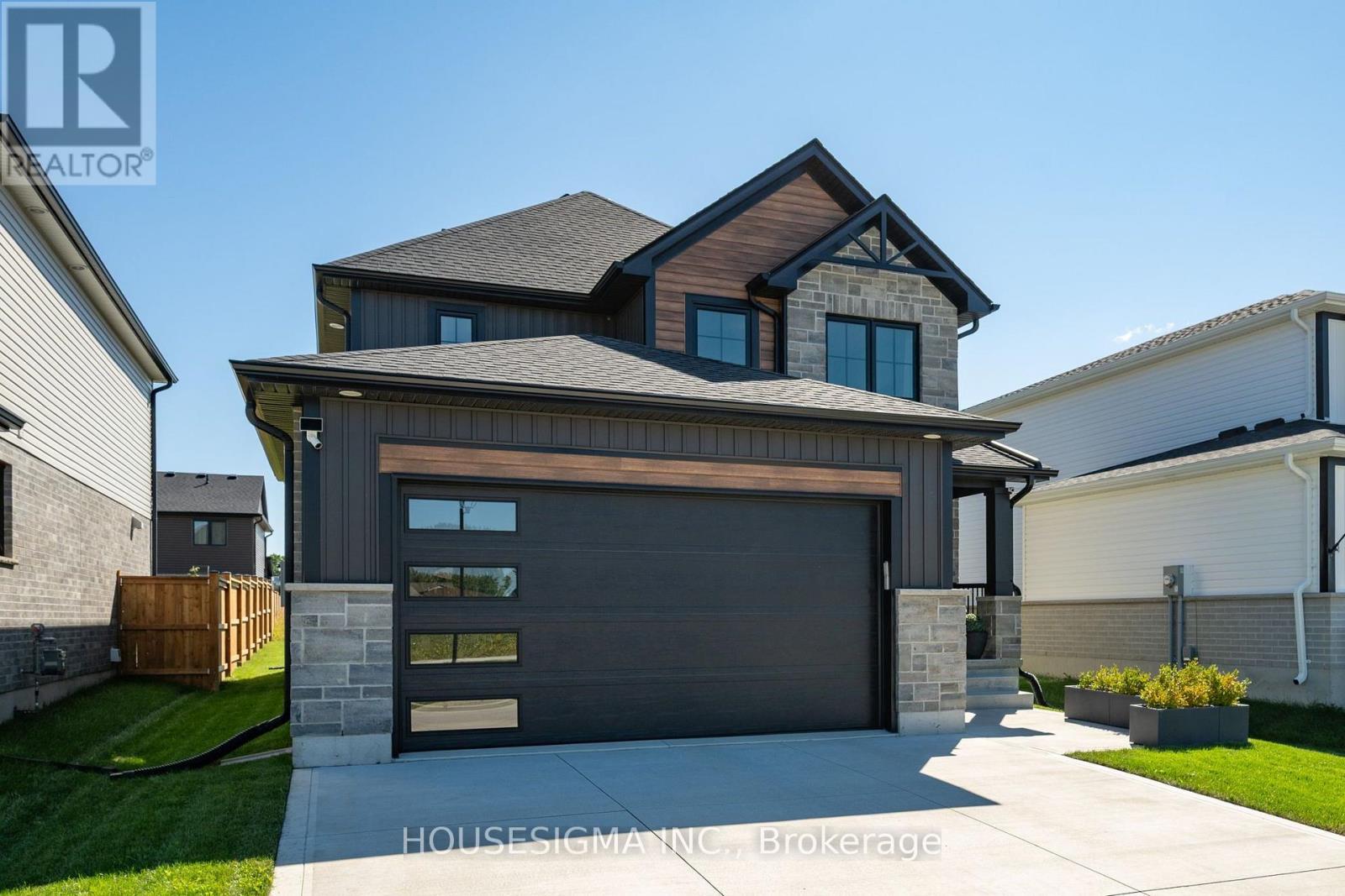48 POSTMA CRESCENT, North Middlesex (Ailsa Craig) — photo 3