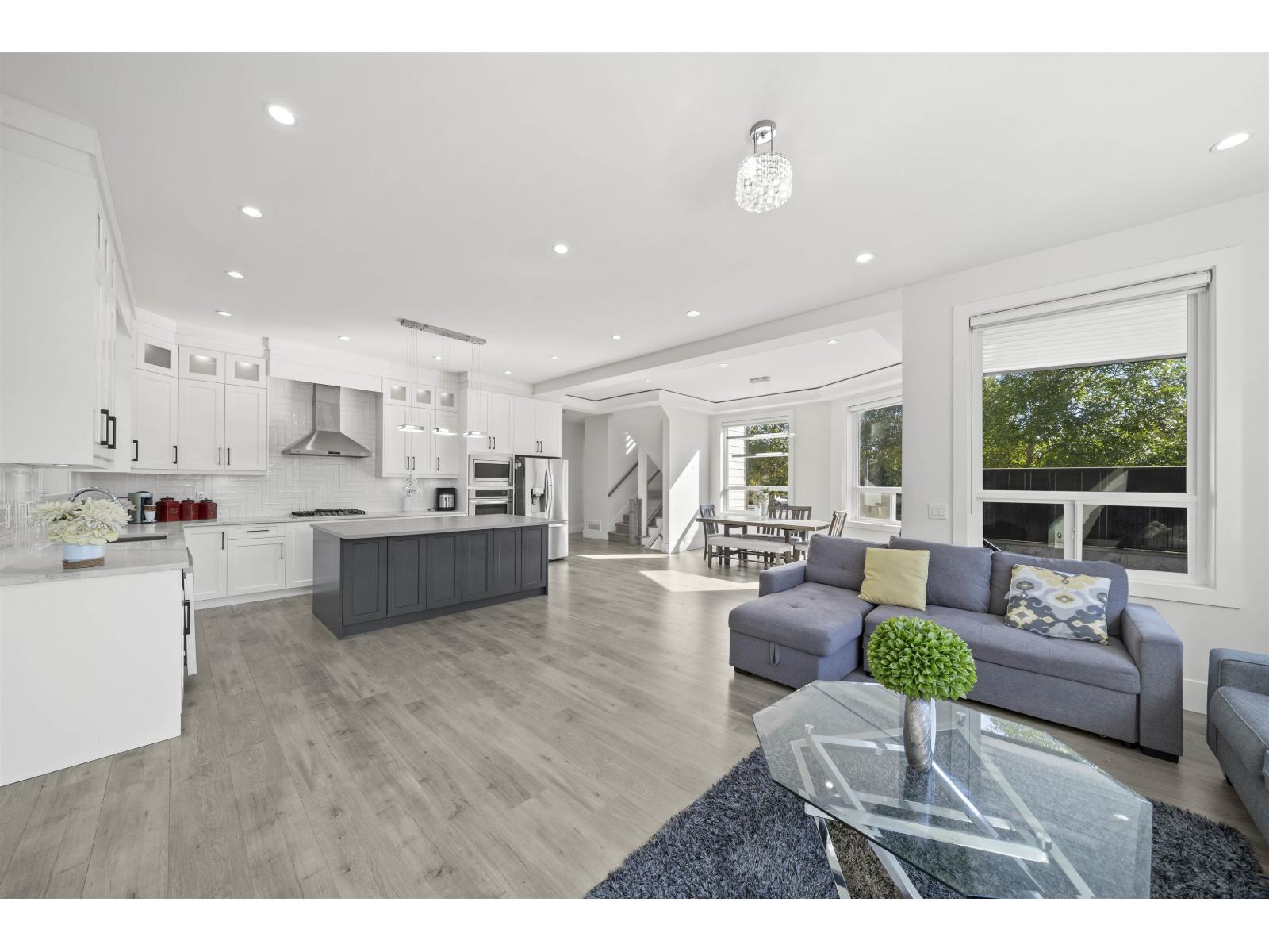 21070 76A AVENUE, Langley