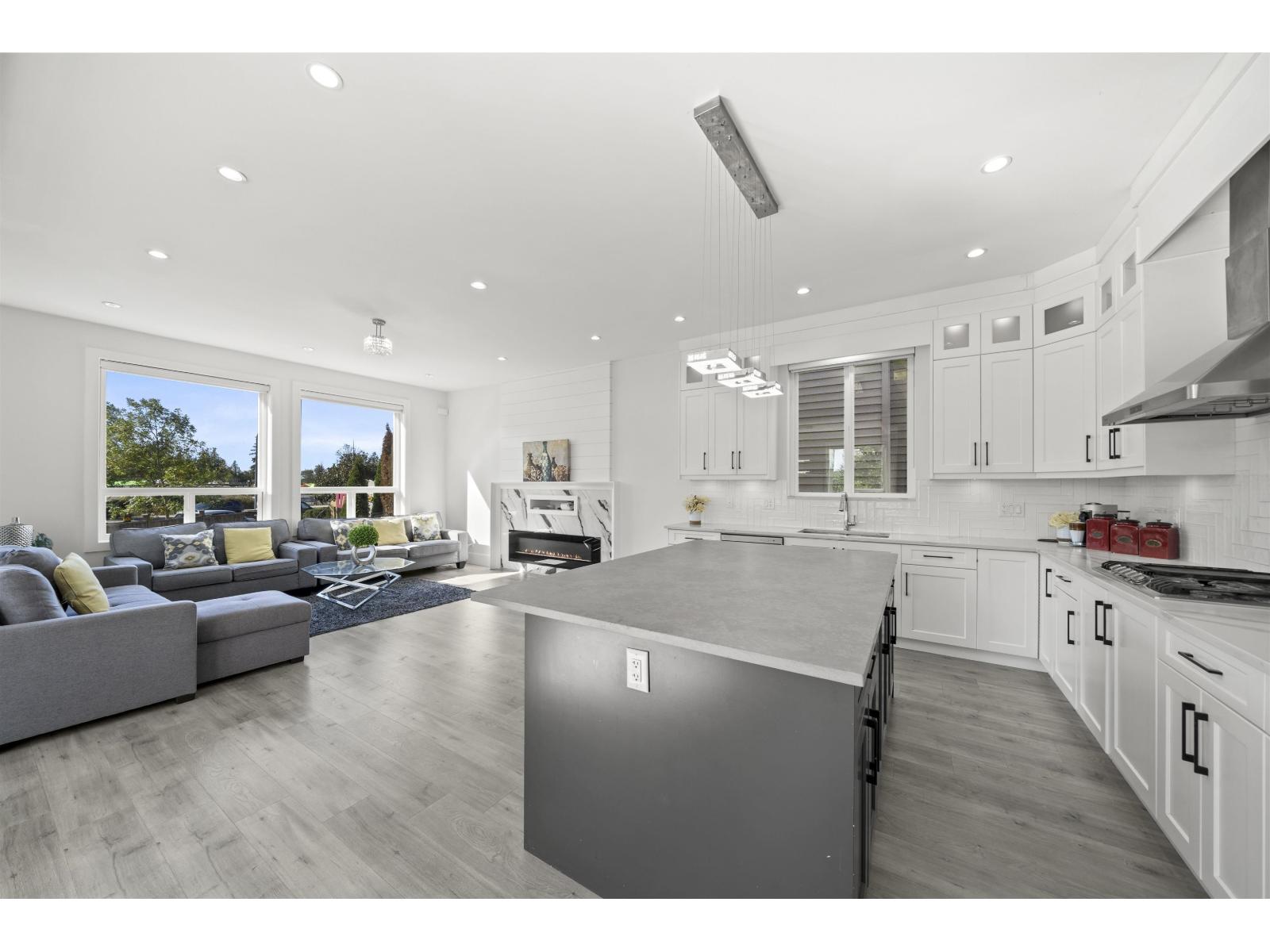 21070 76A AVENUE, Langley