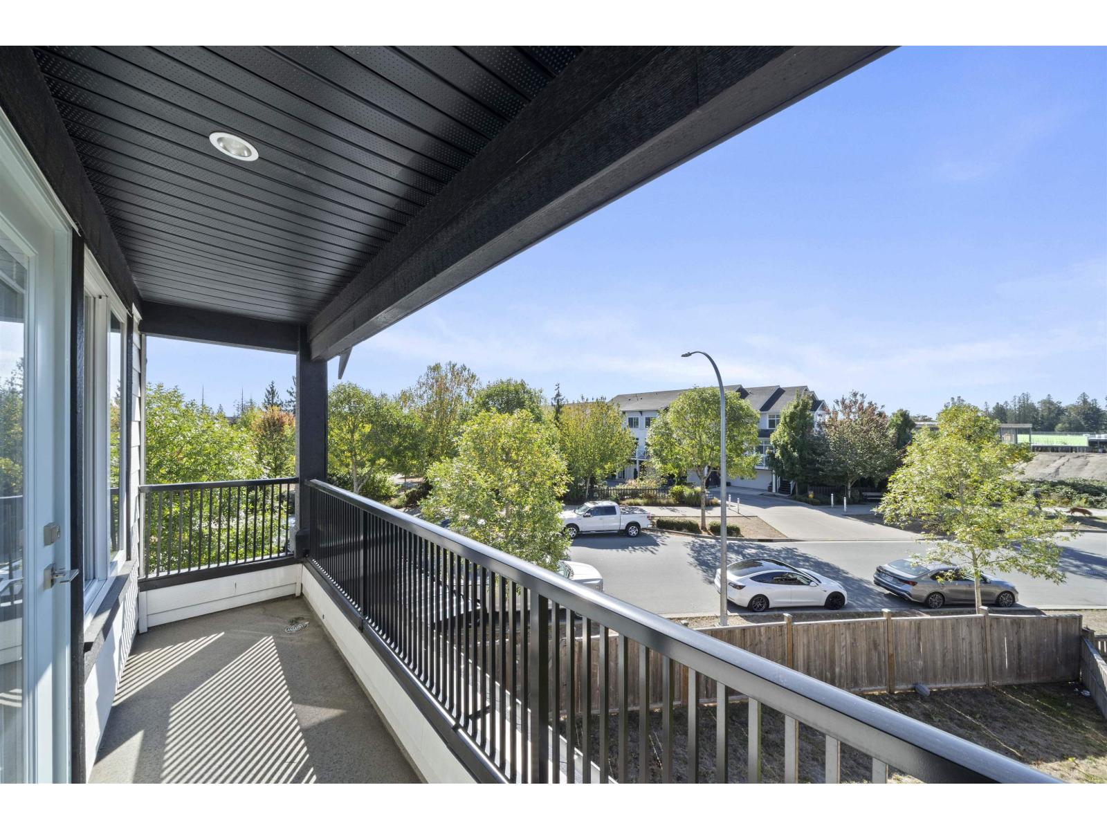 21070 76A AVENUE, Langley