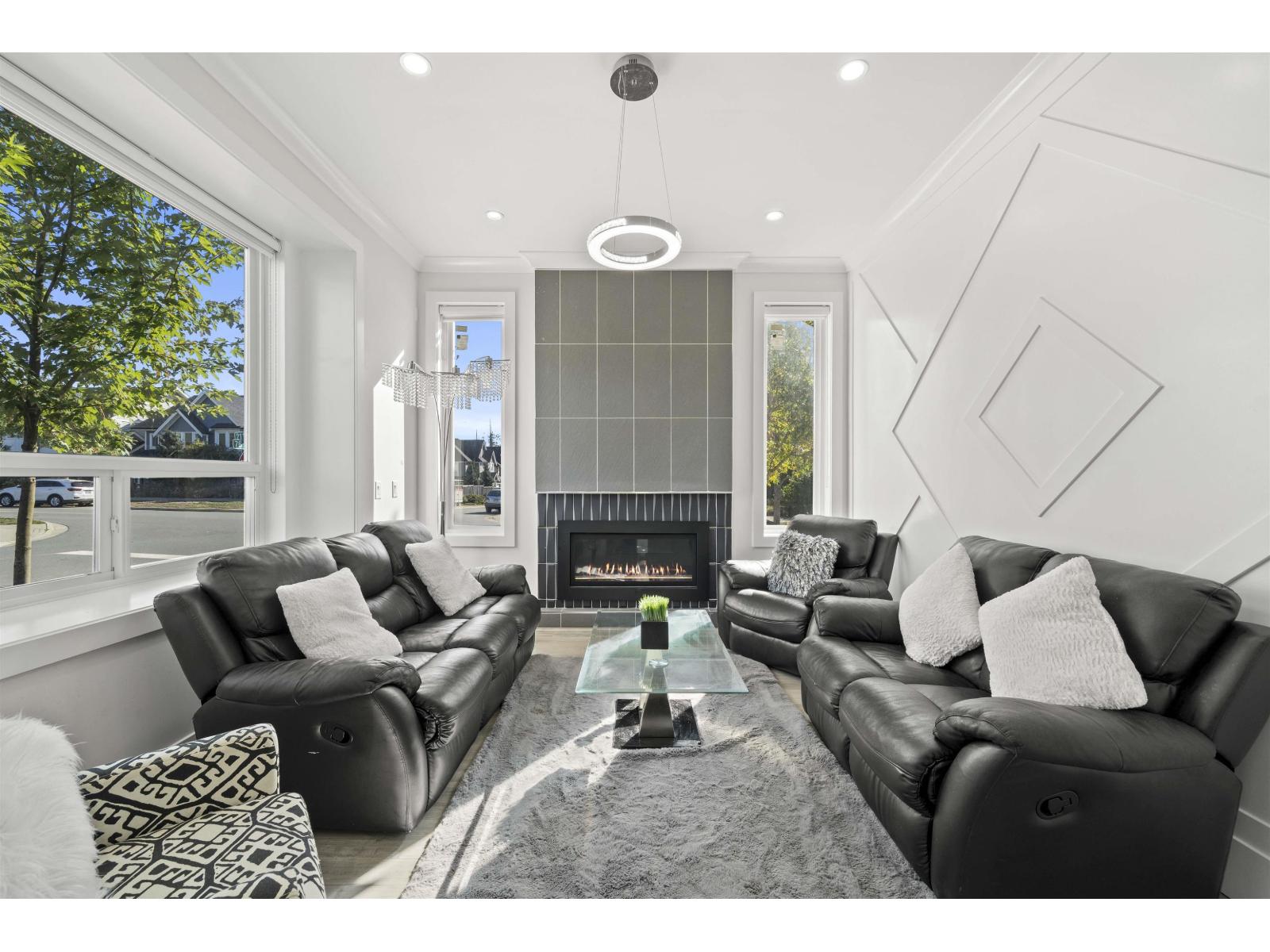 21070 76A AVENUE, Langley