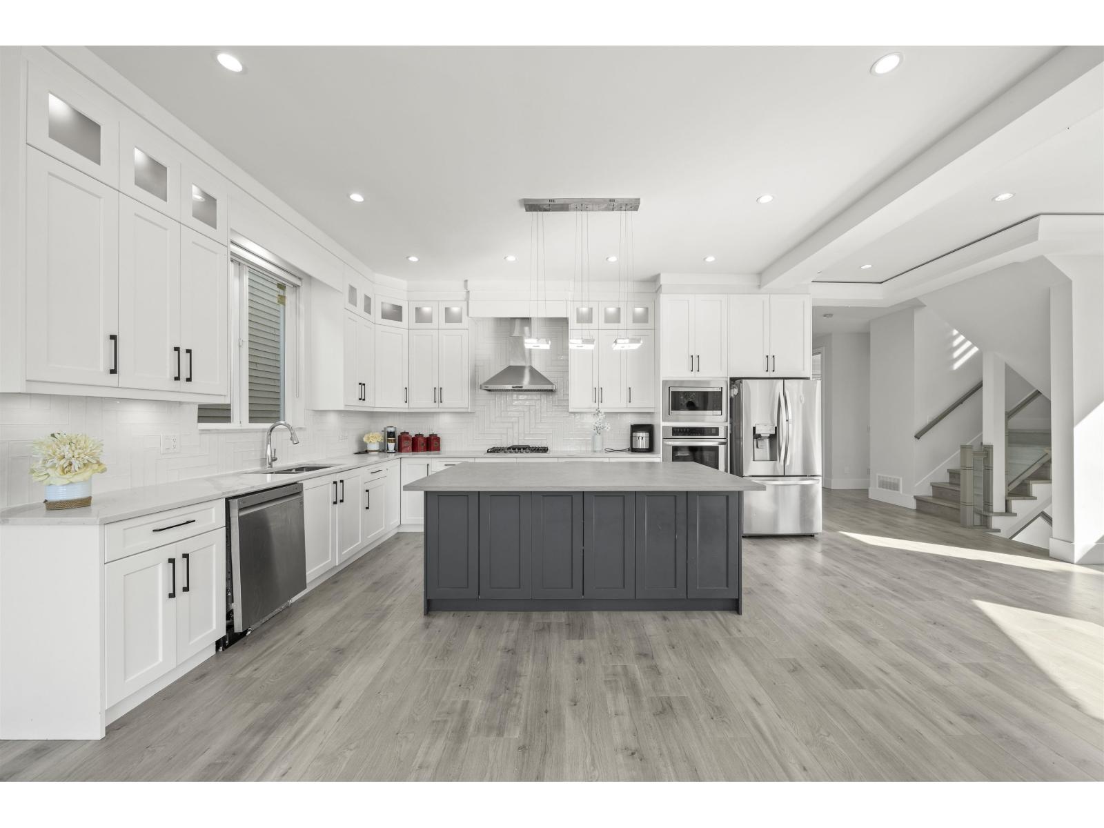 21070 76A AVENUE, Langley