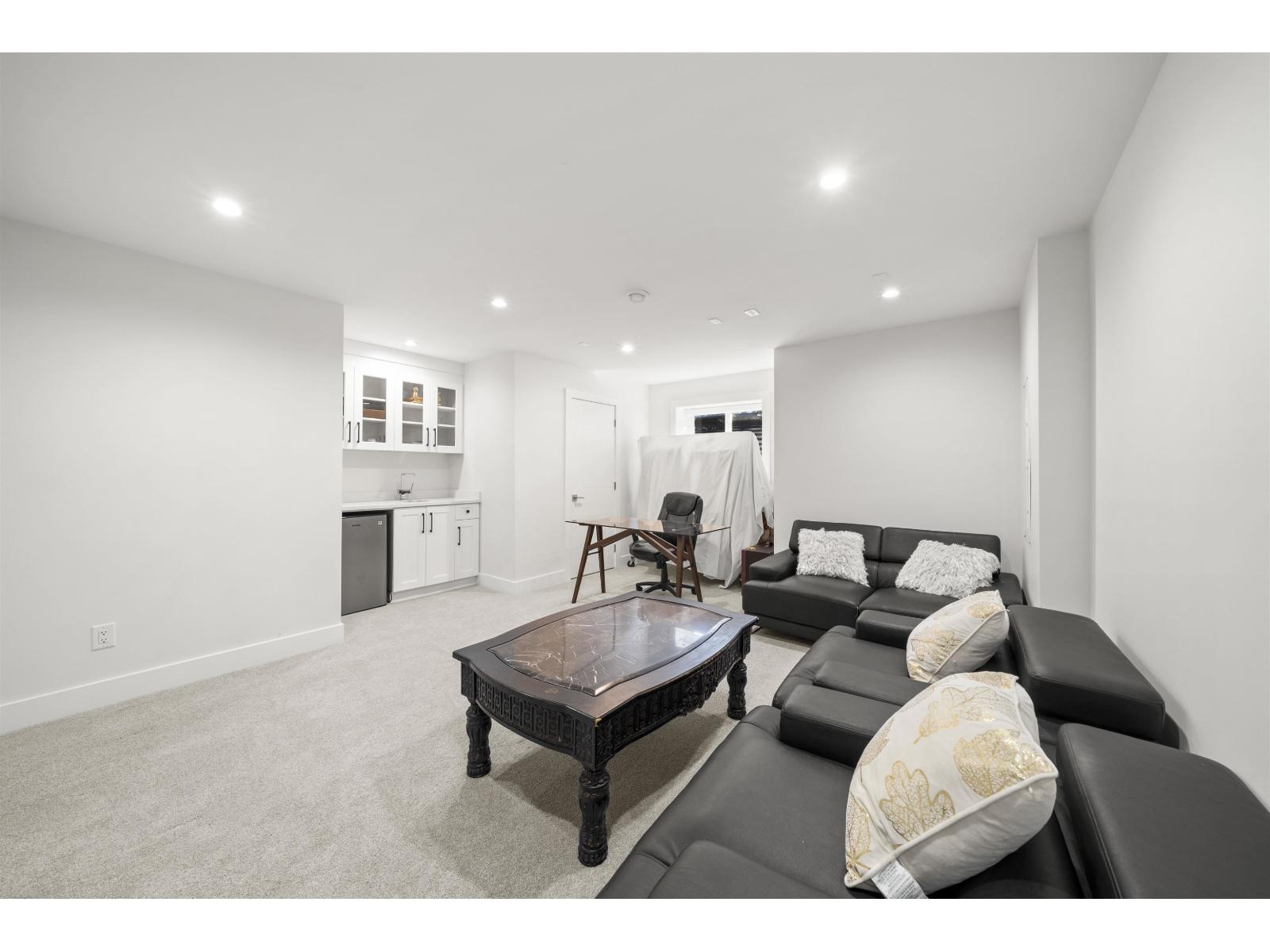 21070 76A AVENUE, Langley