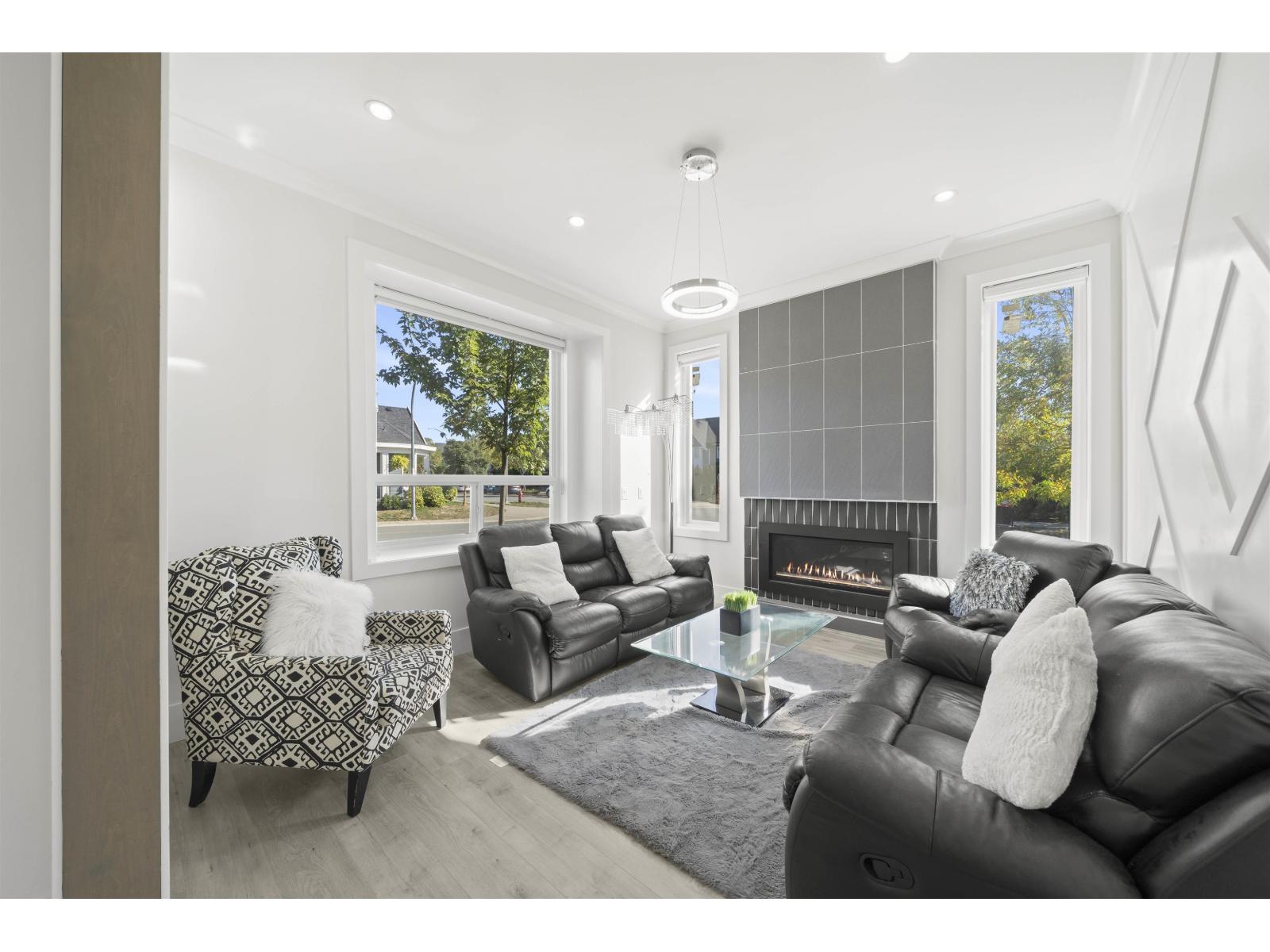 21070 76A AVENUE, Langley