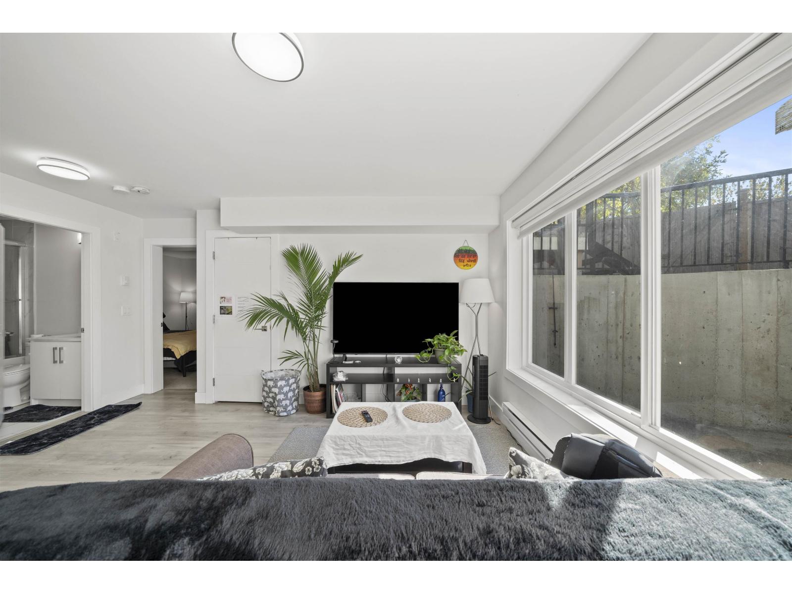 21070 76A AVENUE, Langley