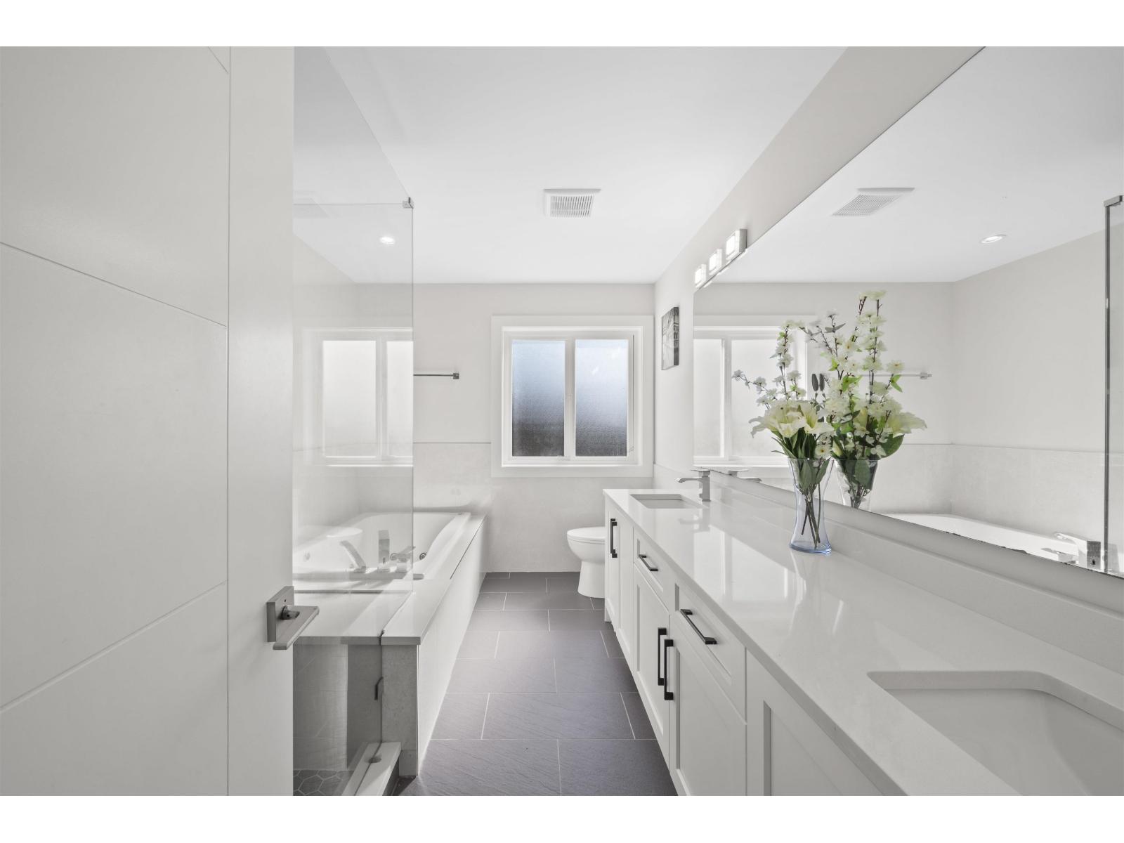21070 76A AVENUE, Langley