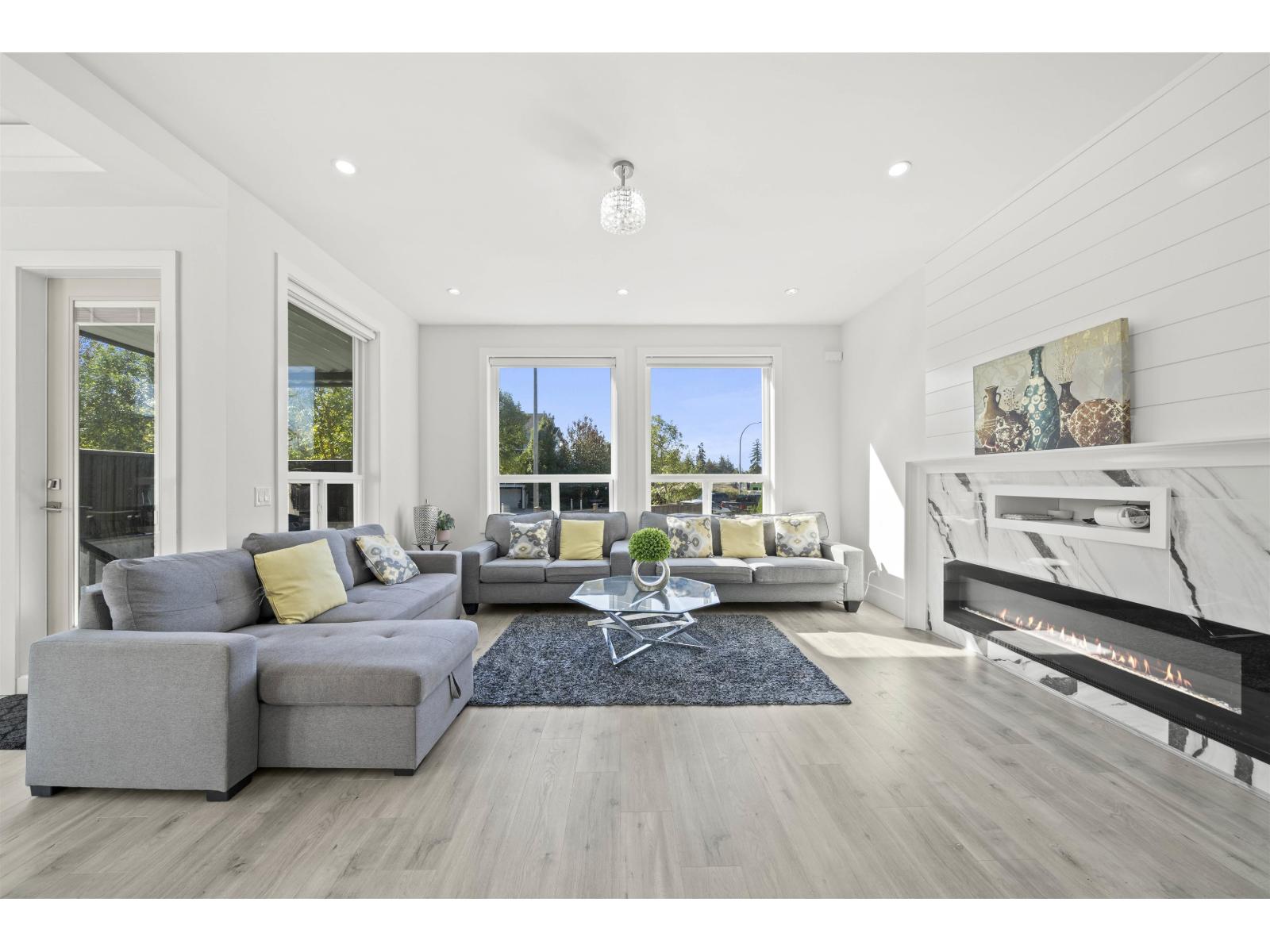 21070 76A AVENUE, Langley