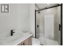 201 - 42 Mcarthur Avenue, Ottawa, ON K1L6R2 Photo 9