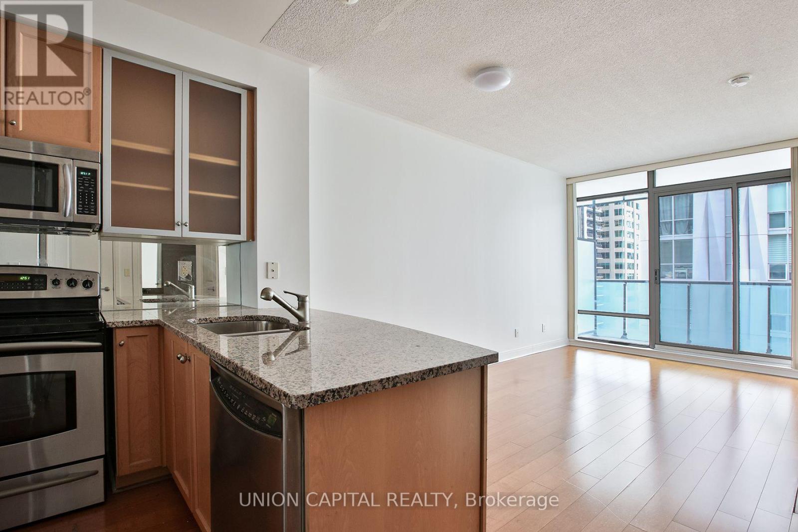 Photo of 18 Yorkville Avenue