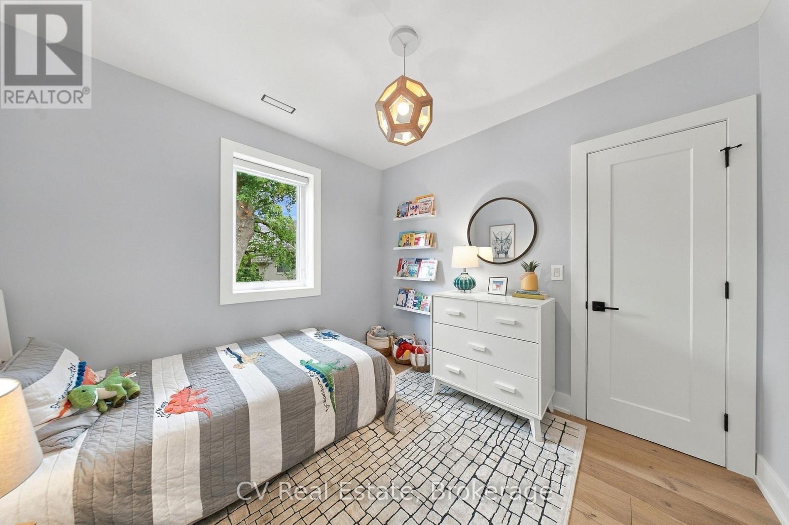 287 YONGE BOULEVARD - 27