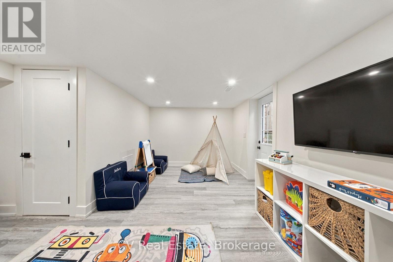 287 YONGE BOULEVARD - 33