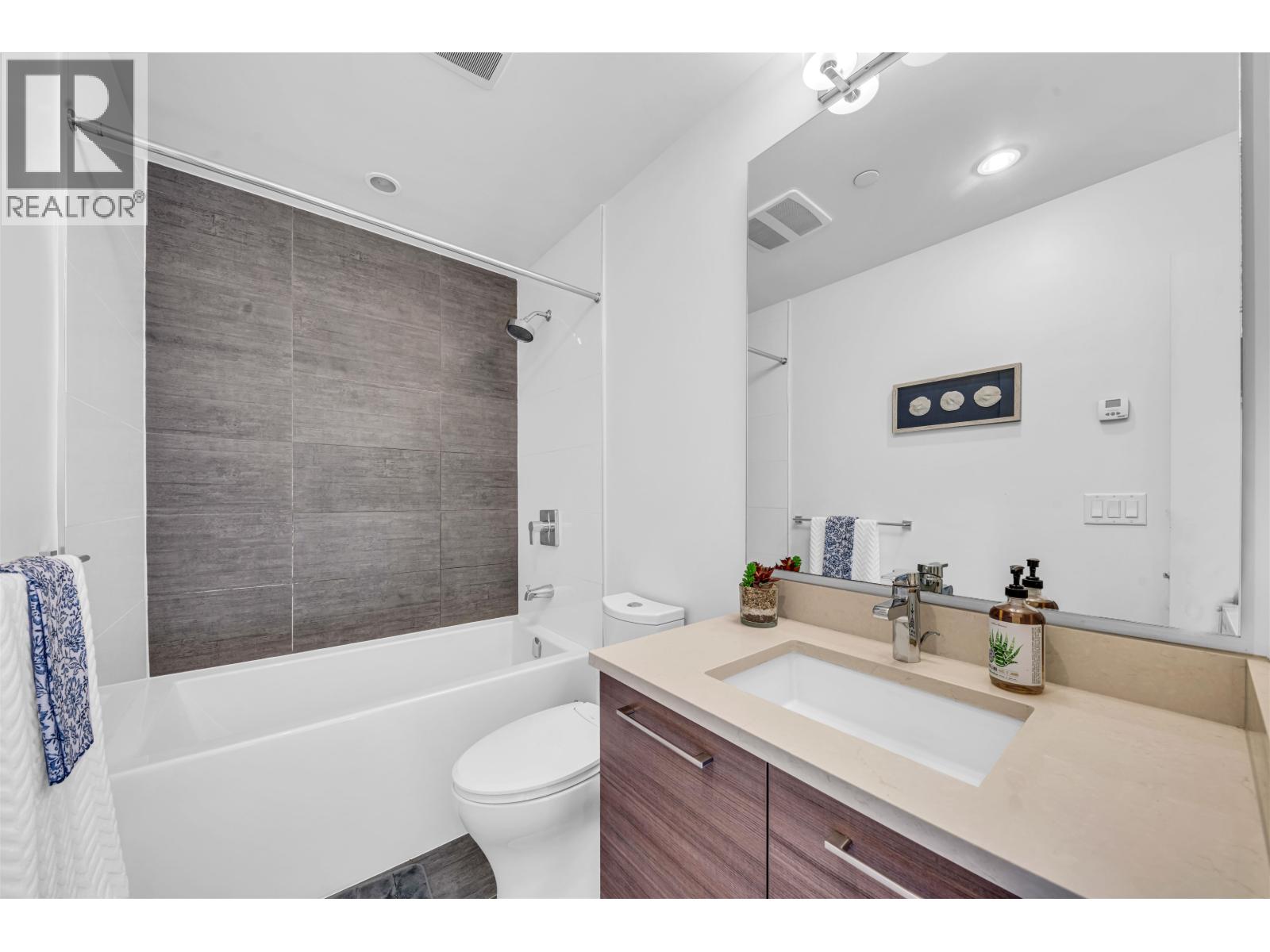 307 8580 RIVER DISTRICT CROSSING, Vancouver