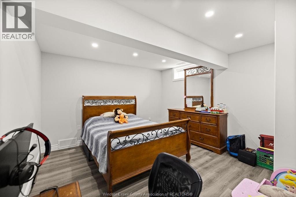 1353 PASCAL AVENUE - 36