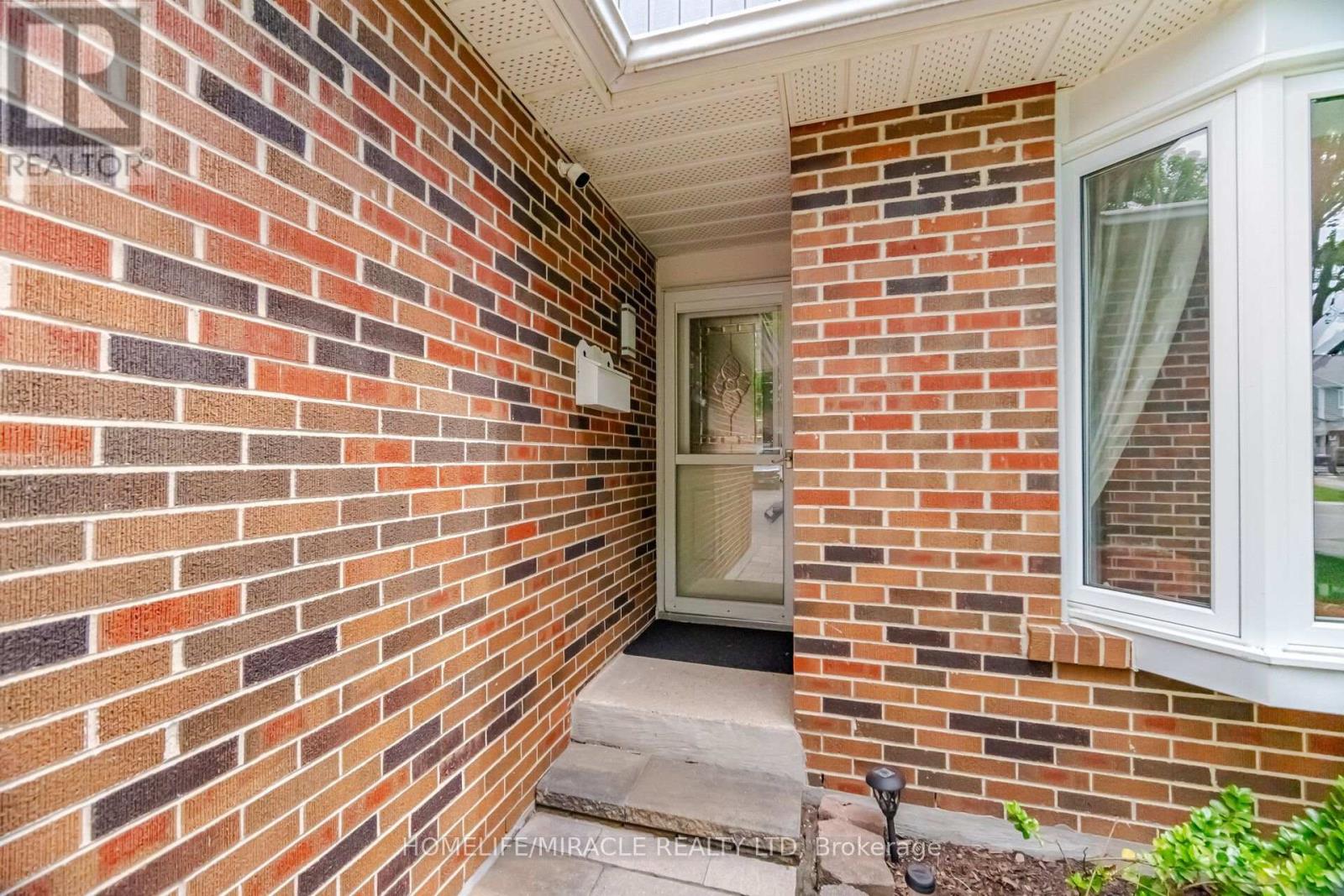 113 FANSHAWE DRIVE, Brampton (Heart Lake West) — photo 5