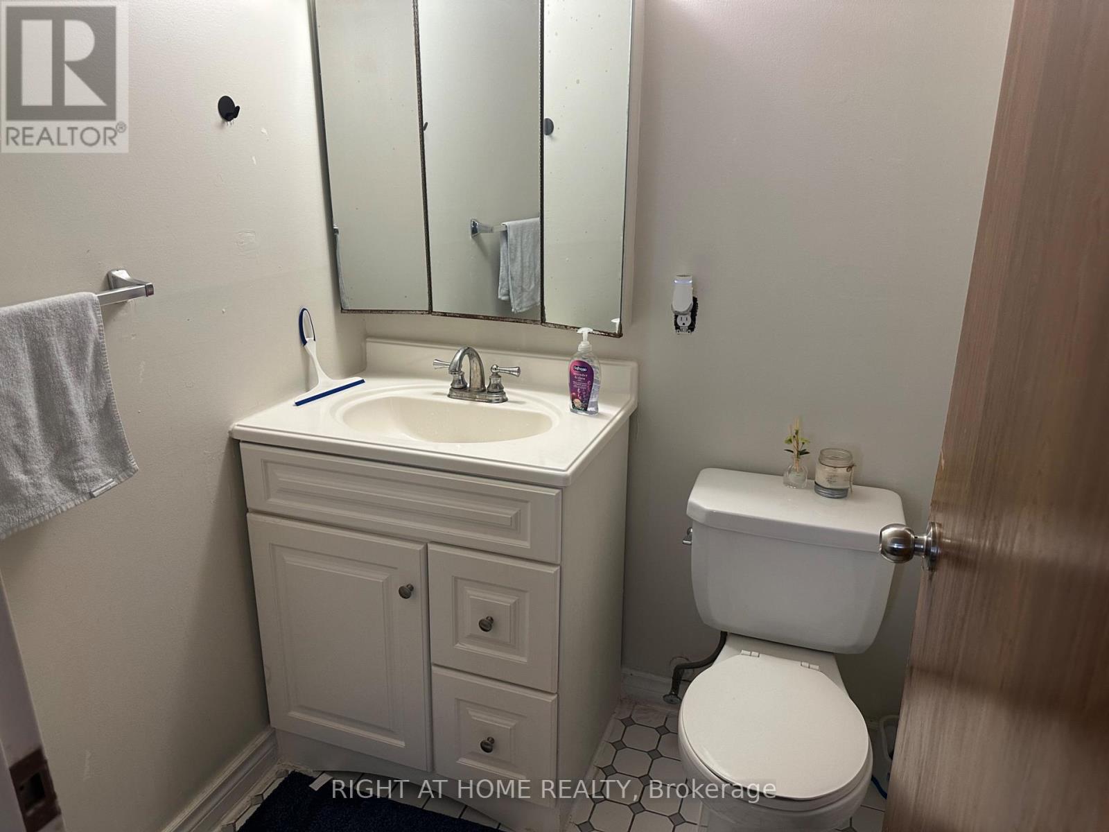 2050 Bridletowne Circle — photo 10