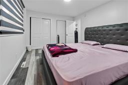 Family room - 11 April Street, Winnipeg, MB R3T2S6 Photo 8
