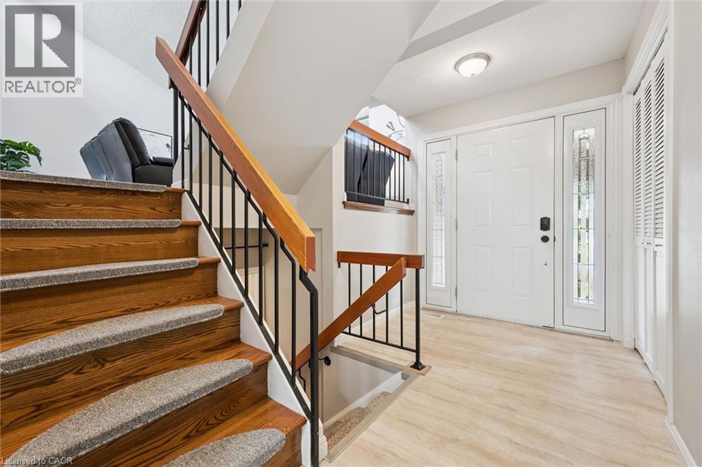 21 COLEBROOK Court, Kitchener — photo 5