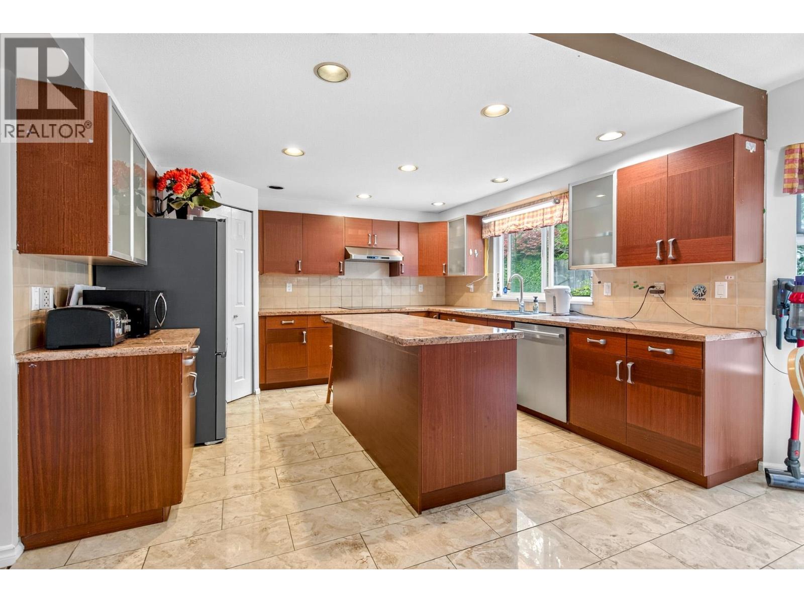 1599 PLATEAU CRESCENT, Coquitlam