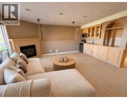 4pc Bathroom - 76 Valley Creek Crescent Nw, Calgary, AB T3B5V3 Photo 13