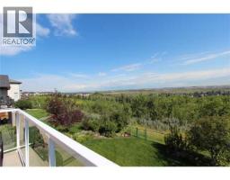 Living room - 76 Valley Creek Crescent Nw, Calgary, AB T3B5V3 Photo 10