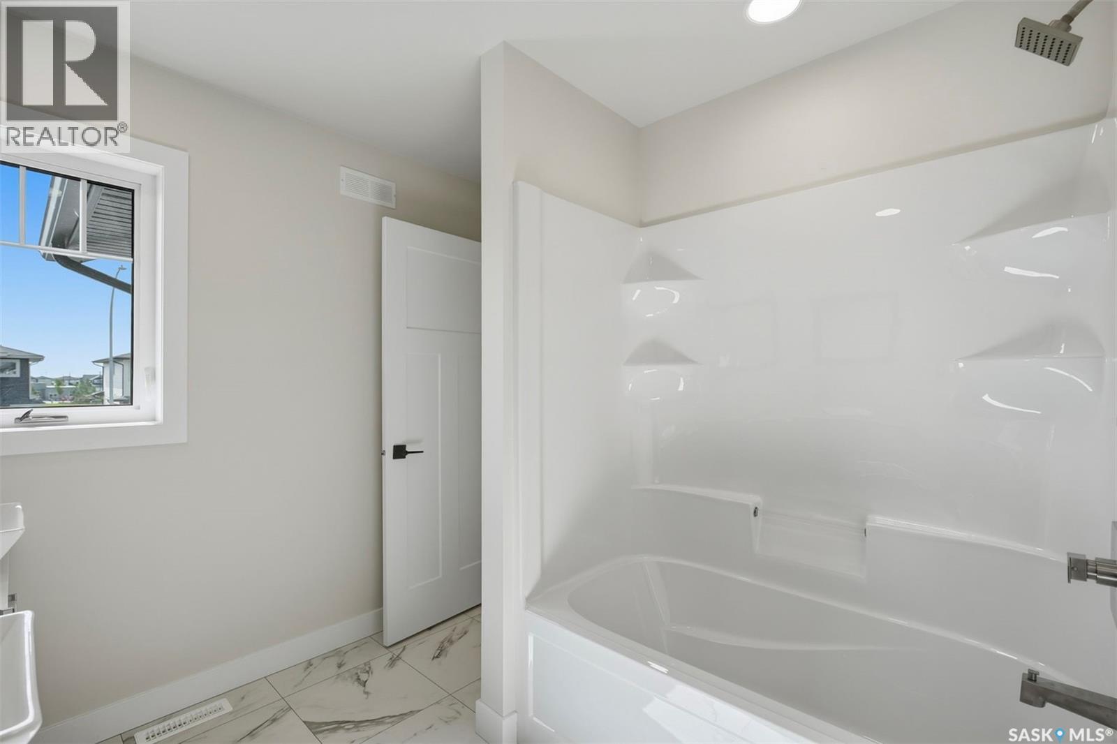 137 Emma CRESCENT - 19