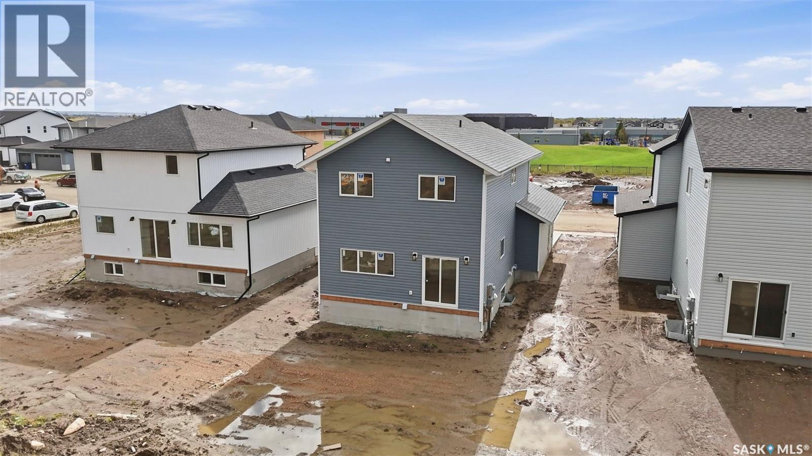 145 Emma CRESCENT - 46