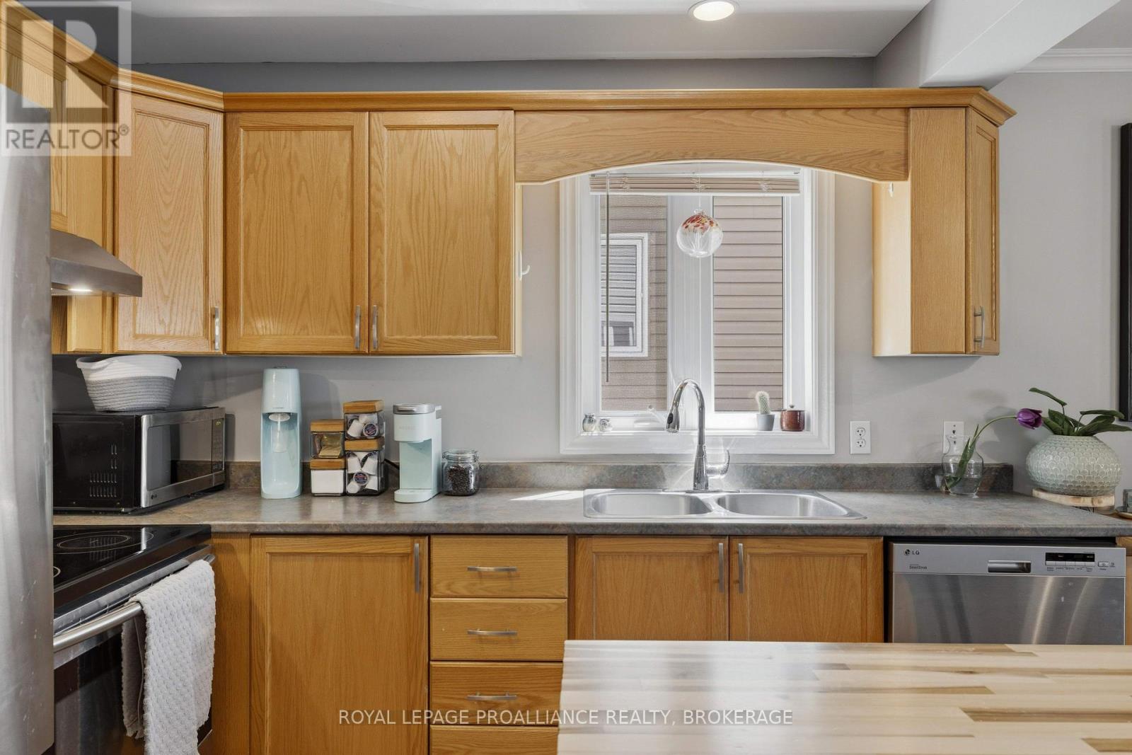 #2104 225 OAK STREET - Image 20