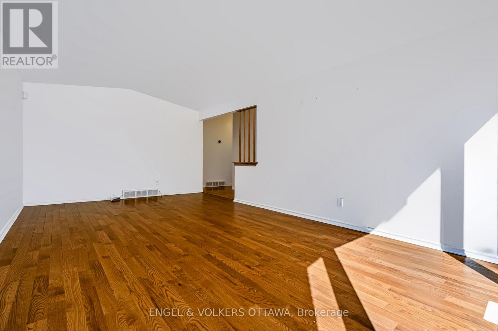2034 CORNISH STREET, Ottawa — photo 8