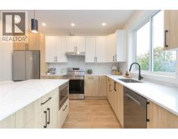 B 2235 Shelbourne St, Victoria, BC V8R4L2 Photo 13