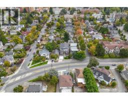 B 2235 Shelbourne St, Victoria, BC V8R4L2 Photo 32