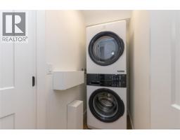 D 2235 Shelbourne St, Victoria, BC V8R4L2 Photo 14
