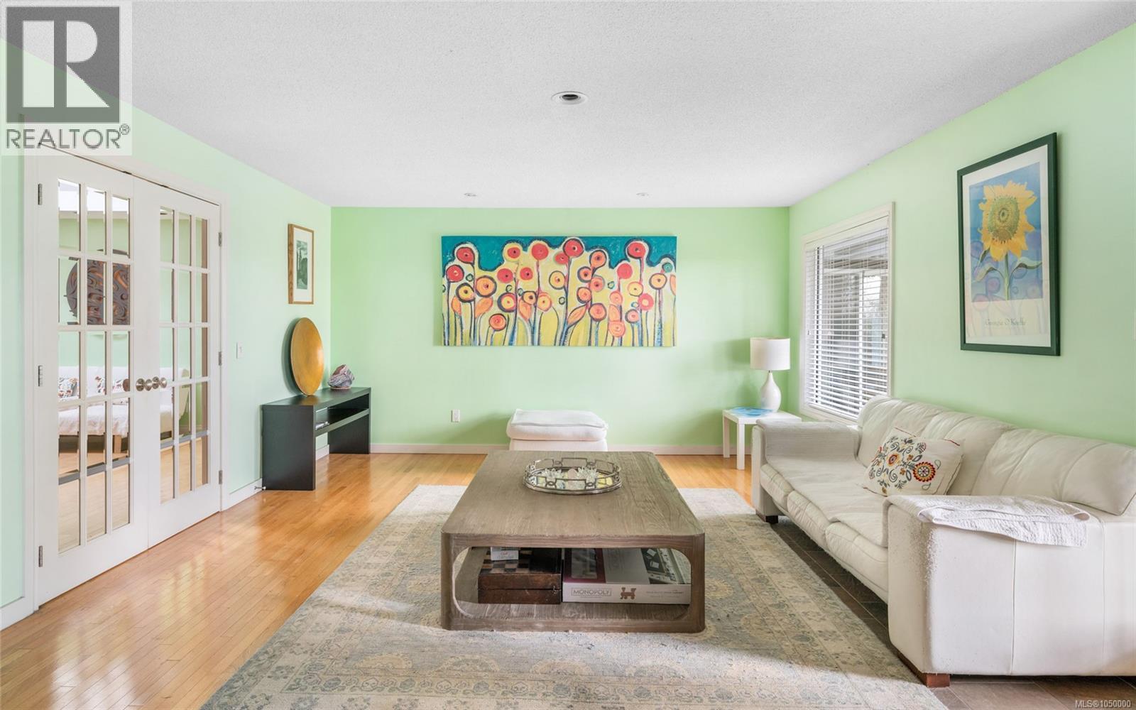 2881 Phyllis St - 15