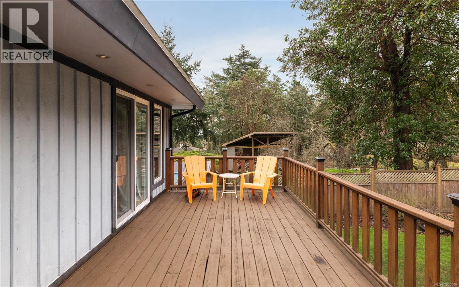 2881 Phyllis St, Saanich