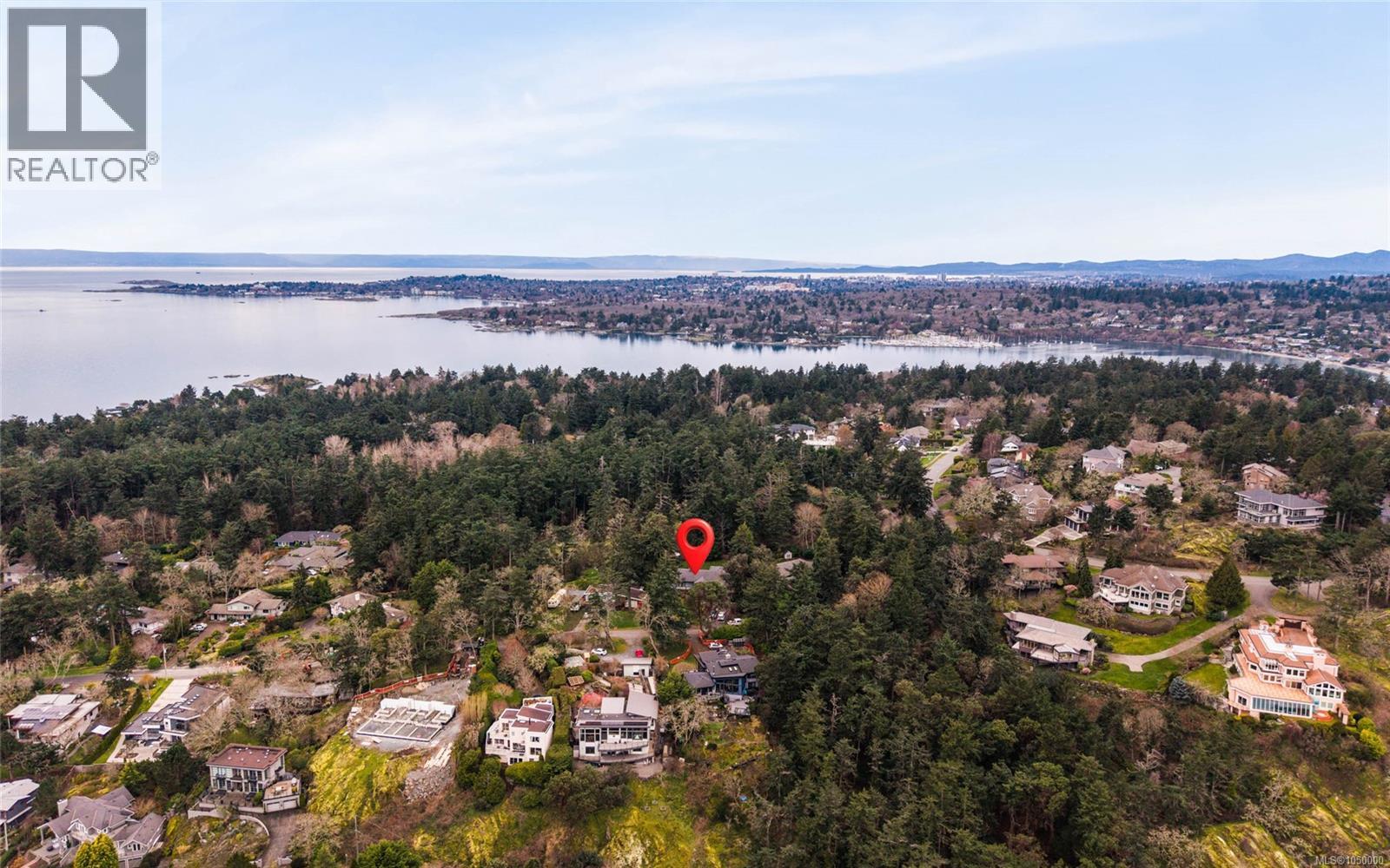 2881 Phyllis St, Saanich