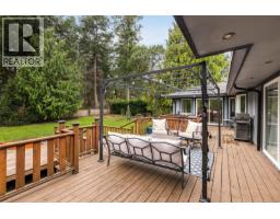 2881 Phyllis St, Saanich, BC V8N1Y8 Photo 39