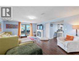 2881 Phyllis St, Saanich, BC V8N1Y8 Photo 45