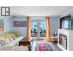 2881 Phyllis St, Saanich, BC V8N1Y8 Photo 46
