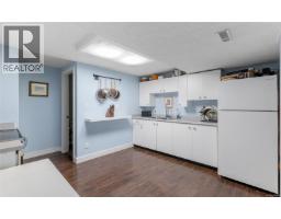 2881 Phyllis St, Saanich, BC V8N1Y8 Photo 50
