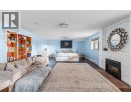 2881 Phyllis St, Saanich, BC V8N1Y8 Photo 52