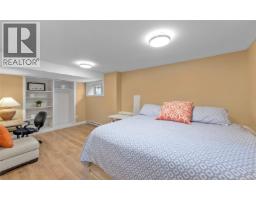 2881 Phyllis St, Saanich, BC V8N1Y8 Photo 55