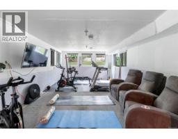 2881 Phyllis St, Saanich, BC V8N1Y8 Photo 58