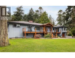 2881 Phyllis St, Saanich, BC V8N1Y8 Photo 63