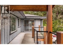2881 Phyllis St, Saanich, BC V8N1Y8 Photo 64