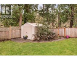 2881 Phyllis St, Saanich, BC V8N1Y8 Photo 69