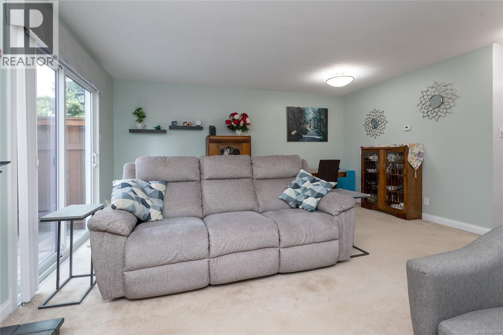 904 640 Broadway St, Saanich