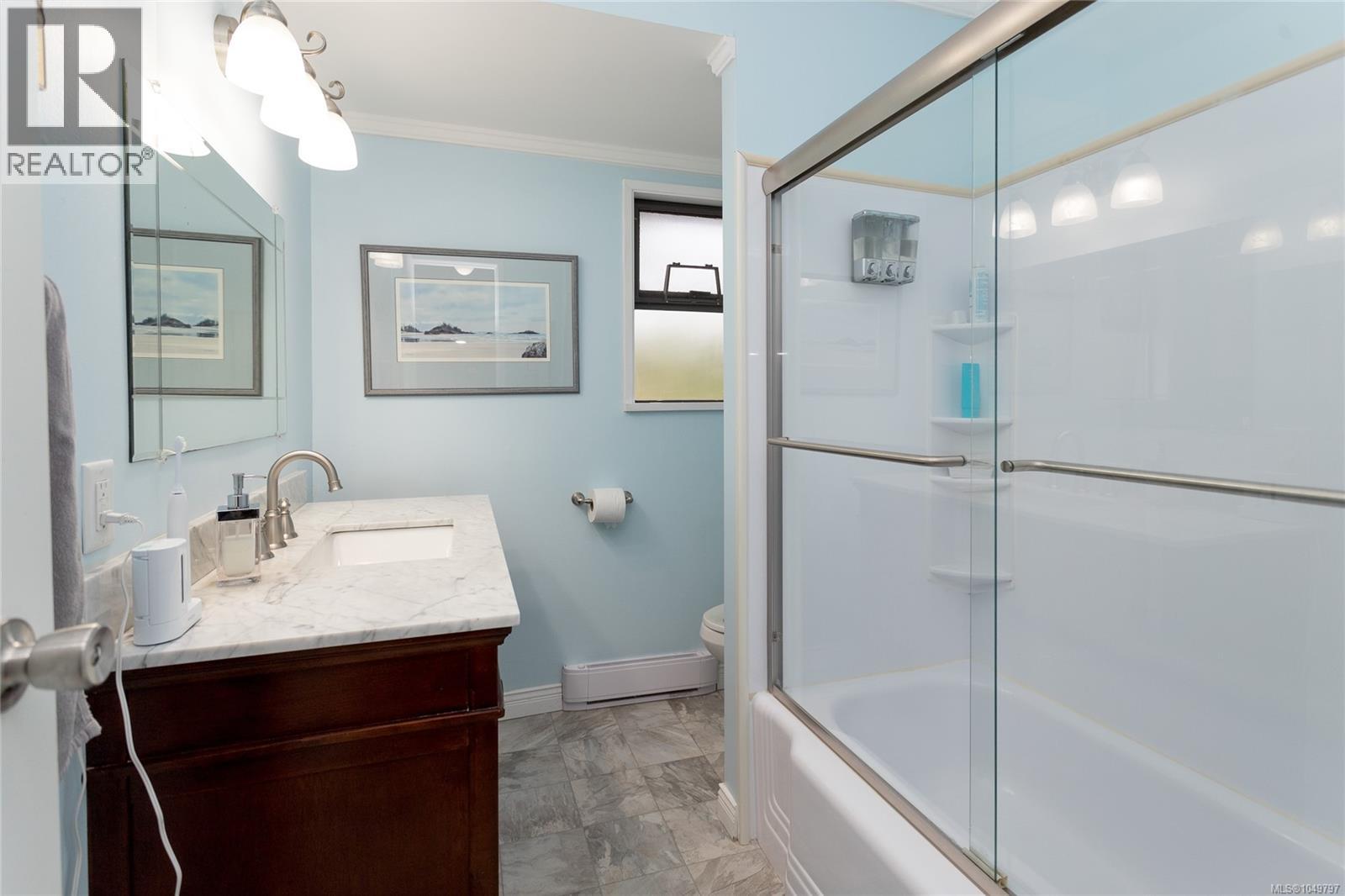 904 640 Broadway St, Saanich