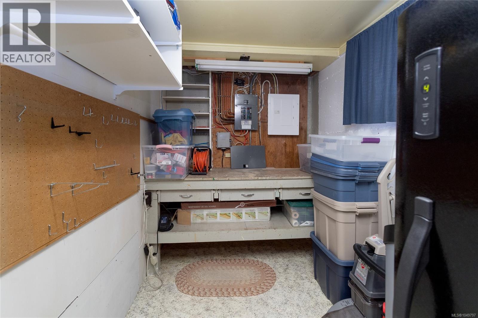 904 640 Broadway St, Saanich