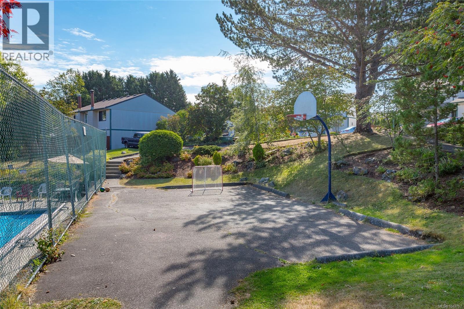 904 640 Broadway St, Saanich